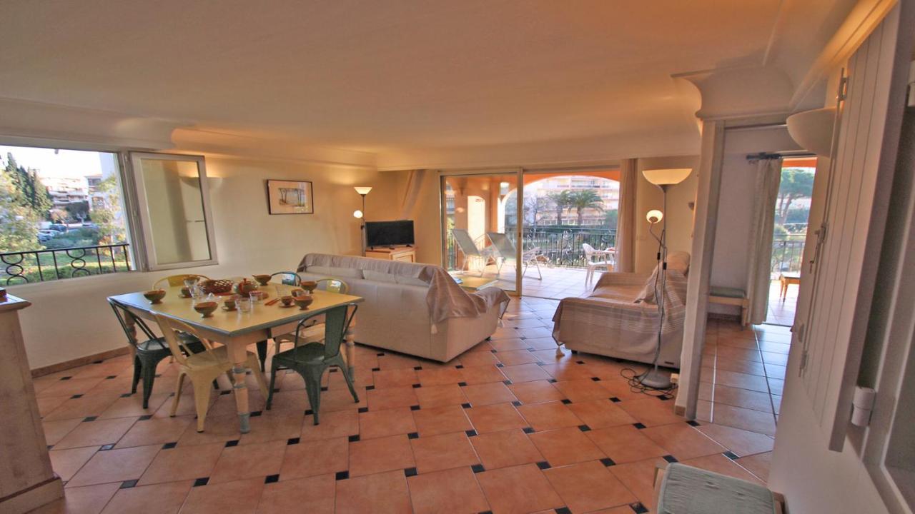 Apartmán Port Marine Sainte-Maxime Exteriér fotografie