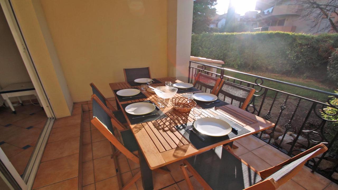 Apartmán Port Marine Sainte-Maxime Exteriér fotografie